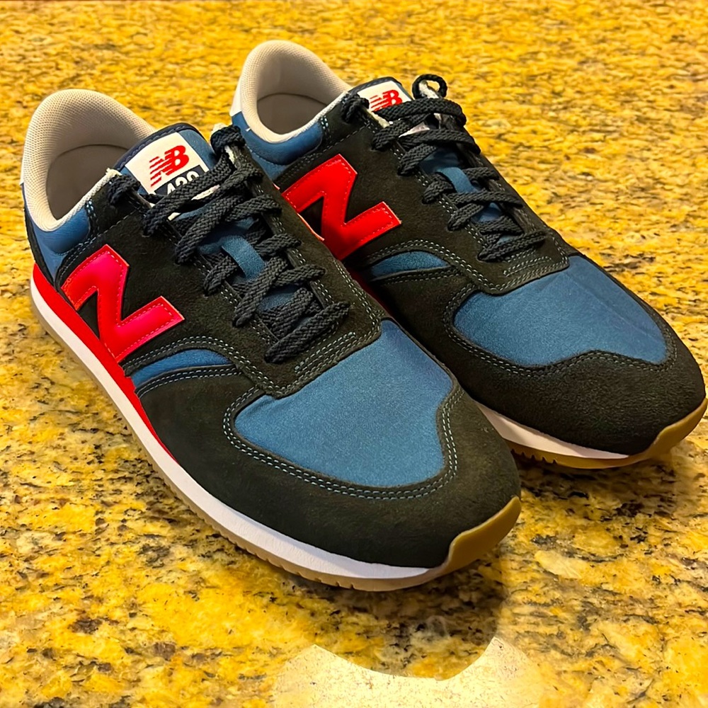 Men’s New Balance 420 V2 Sneakers (Size 13)